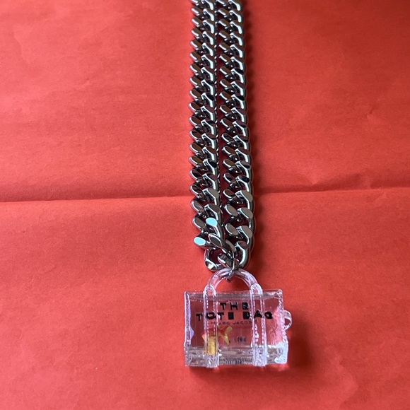 🐠 MARC JACOBS THE TOTE BAG GOLDFISH NECKLACE 🐠 NWOT 🐠 - Picture 10 of 16